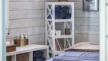 Sauna, hot tub, Turkish bath/hammam, body treatments, body scrubs