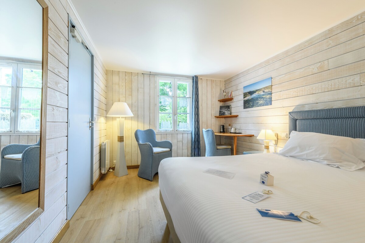 Junior Suite | Premium bedding, Select Comfort beds, in-room safe, desk