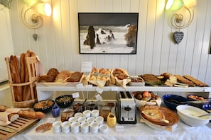 Café da manhã com buffet todos os dias (EUR 20 por pessoa)