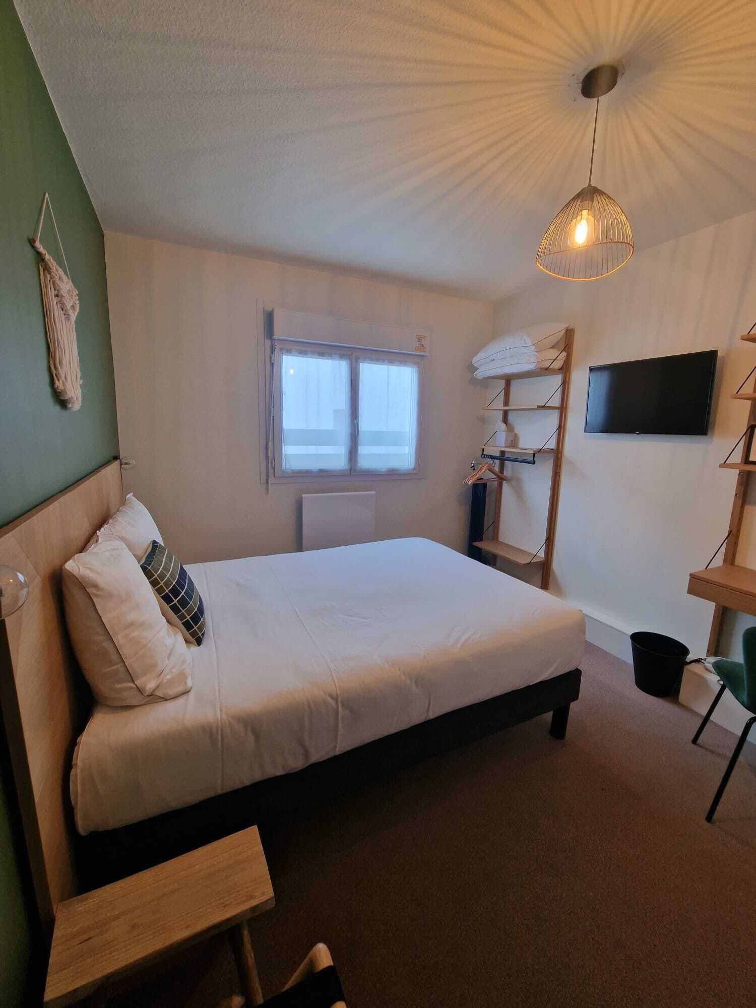 Economy Double Room | Desk, iron/ironing board, free cribs/infant beds, free WiFi