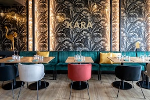 Breakfast, lunch and dinner served  - Brit Hotel Kara Sainte-Anne-d'Auray (Sainte-Anne-d'Auray)