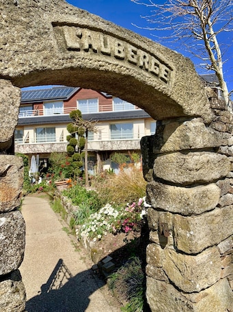 Jardin. LOGIS L'Auberge