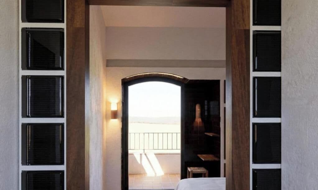 Minibar, coffres-forts dans les chambres, décoration personnalisée