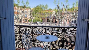 Classic Room with Balcony | Terrace/patio