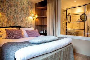 Classic Room with Balcony | Minibar, in-room safe, individually decorated, individually furnished - Hôtel La Casa Païral (Collioure)