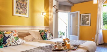 Superior Room | Minibar, in-room safe, individually decorated, individually furnished