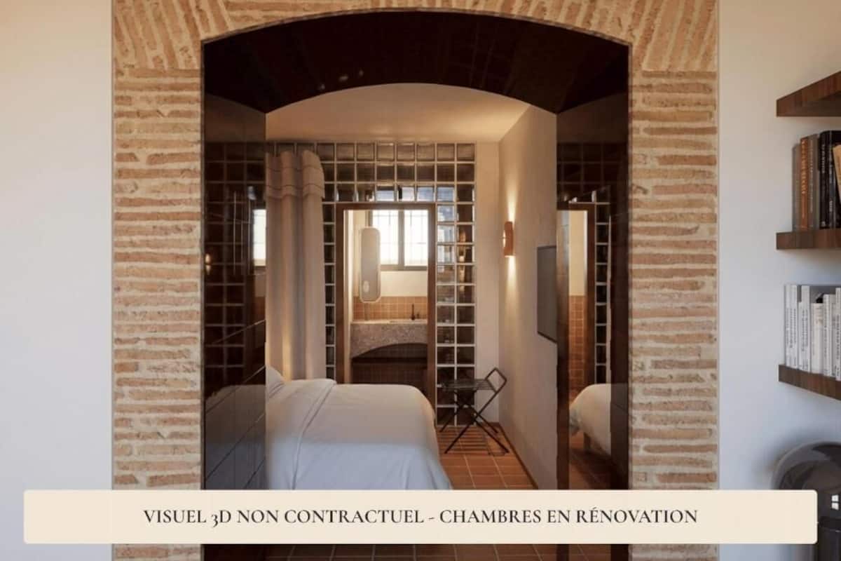 Deluxe Room with Terrace | Minibar, in-room safe, individually decorated, individually furnished