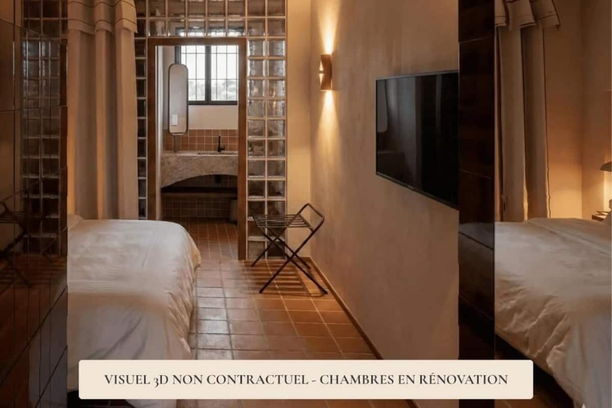 Superior Room with Terrace | Minibar, in-room safe, individually decorated, individually furnished
