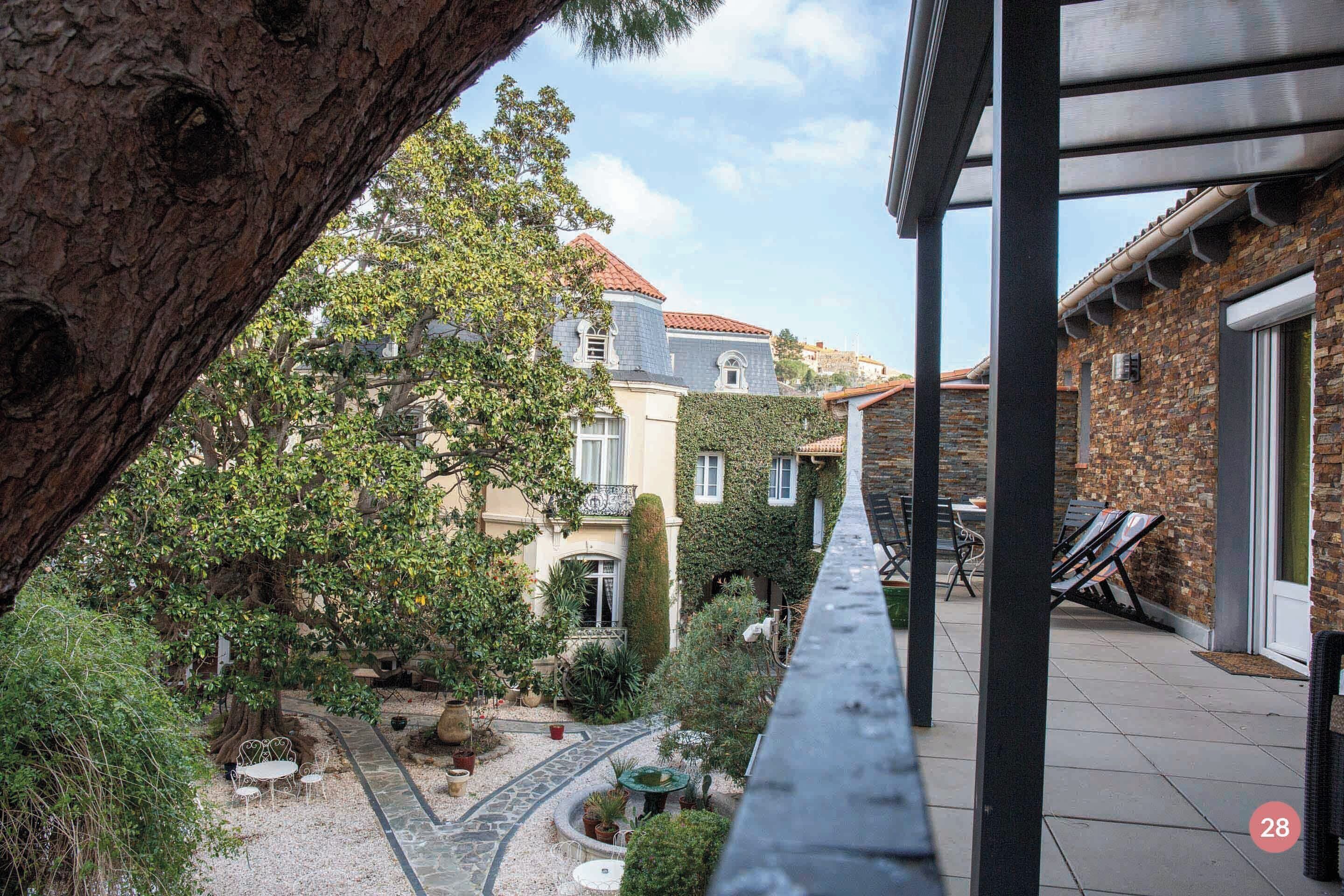 junior suite | 1 bedroom, select comfort beds, minibar, in-room safe