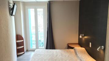 Free WiFi, bed sheets