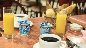 Daily continental breakfast (EUR 8.5 per person)