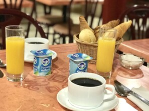 Daily continental breakfast (EUR 8.5 per person)