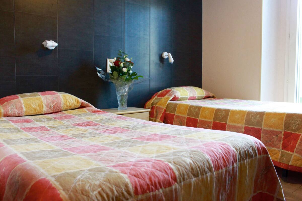 Free WiFi, bed sheets