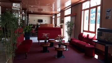 Shower, free toiletries, hair dryer