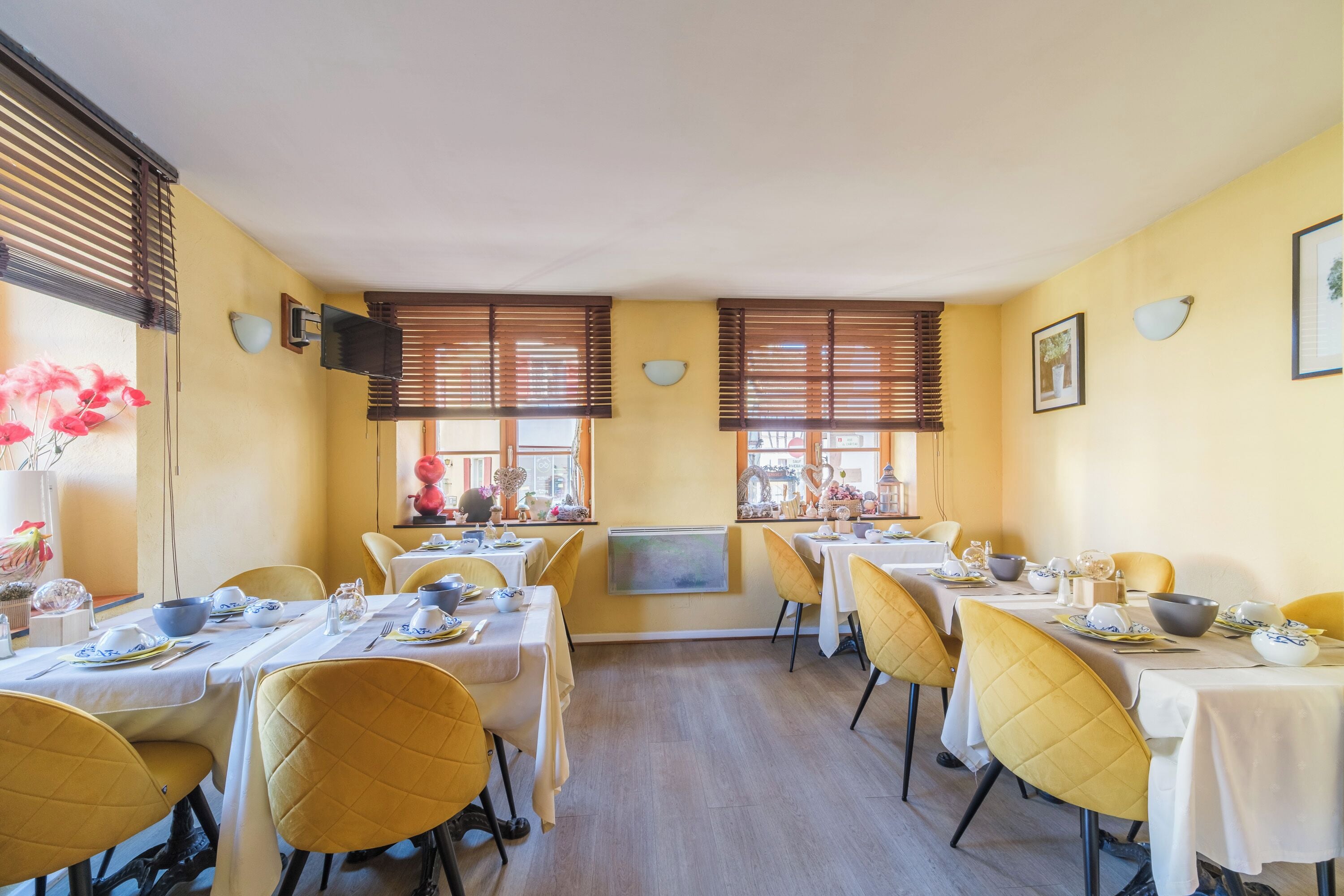 daily buffet breakfast (eur 13 per person)