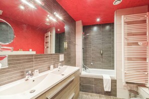 Bathroom - Hostellerie du Château (Eguisheim)