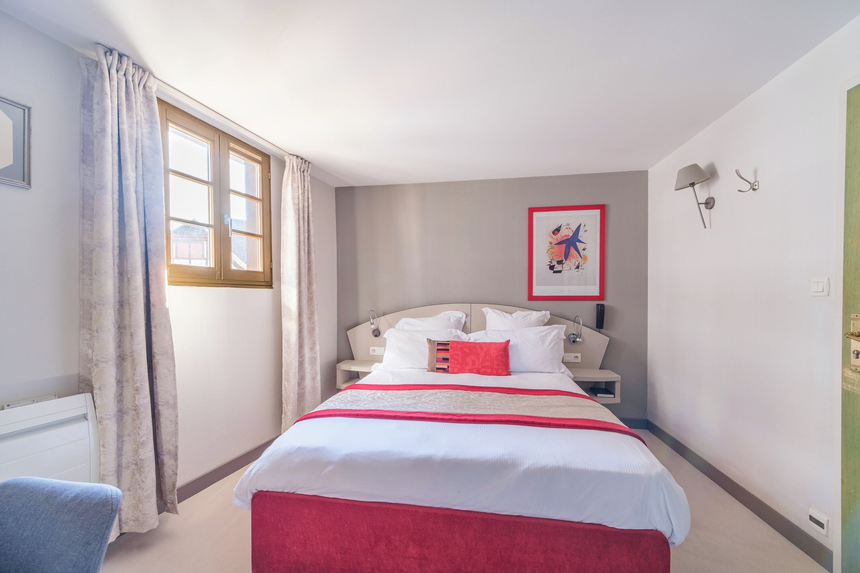 1 bedroom, premium bedding, minibar, in-room safe