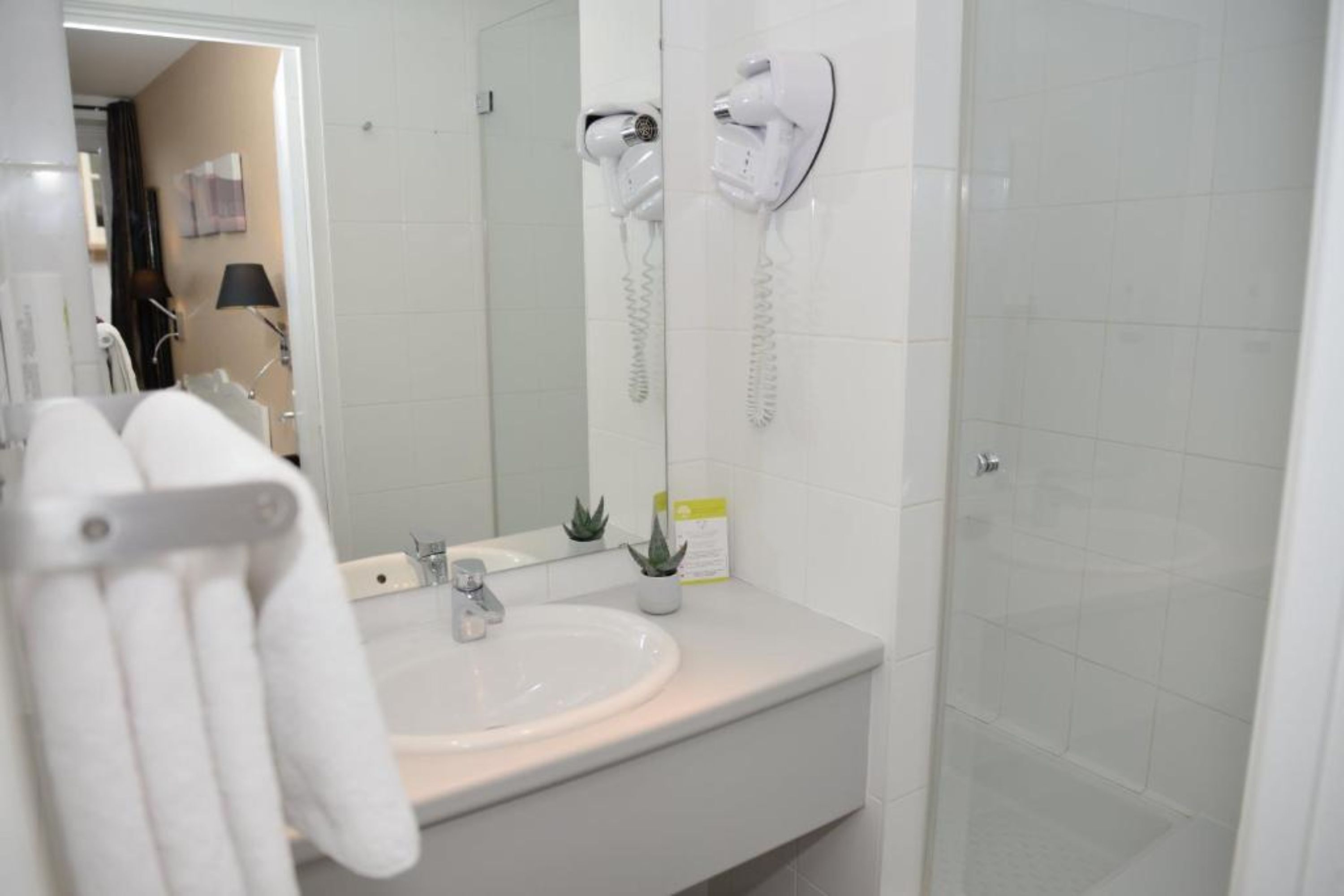 Doppelzimmer | Badezimmer | Haartrockner, Handtücher