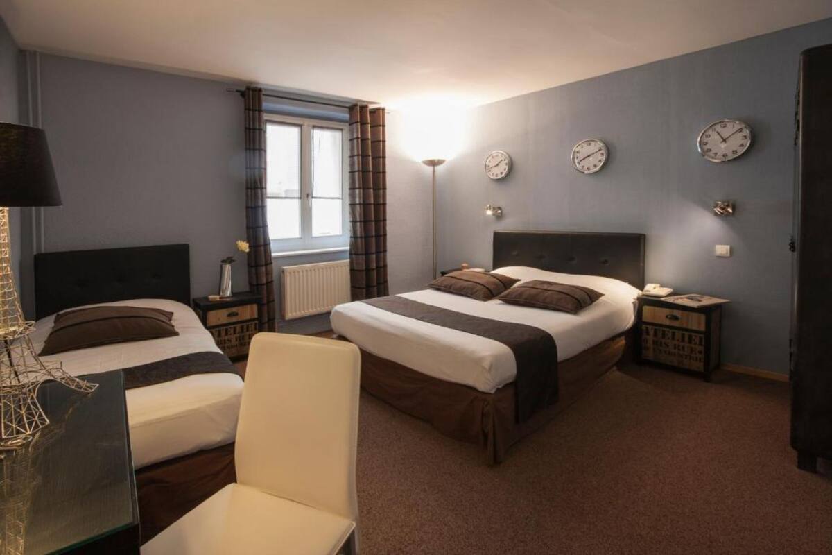 Triple Room | Desk, soundproofing, free WiFi