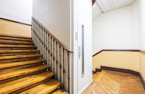 Staircase - Hostal El Pilar (Madrid)