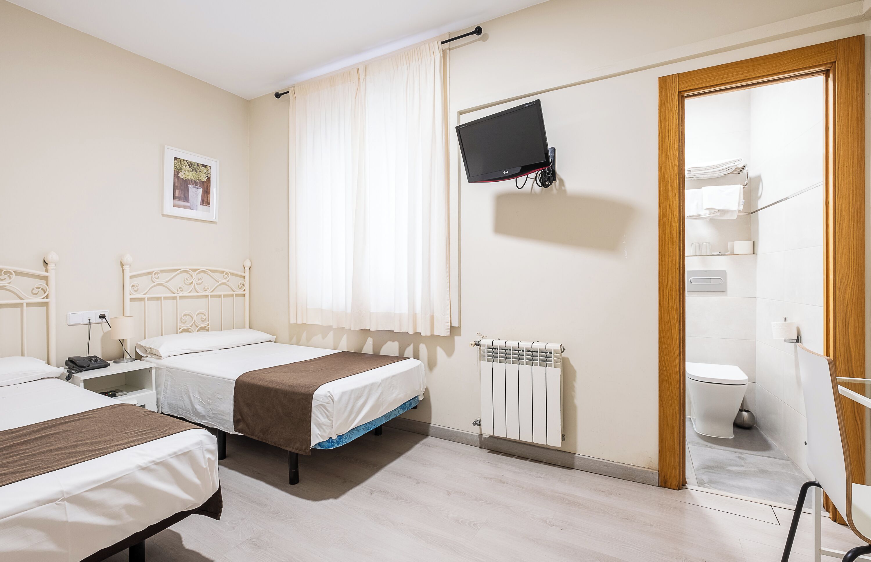 Photo - Hostal El Pilar