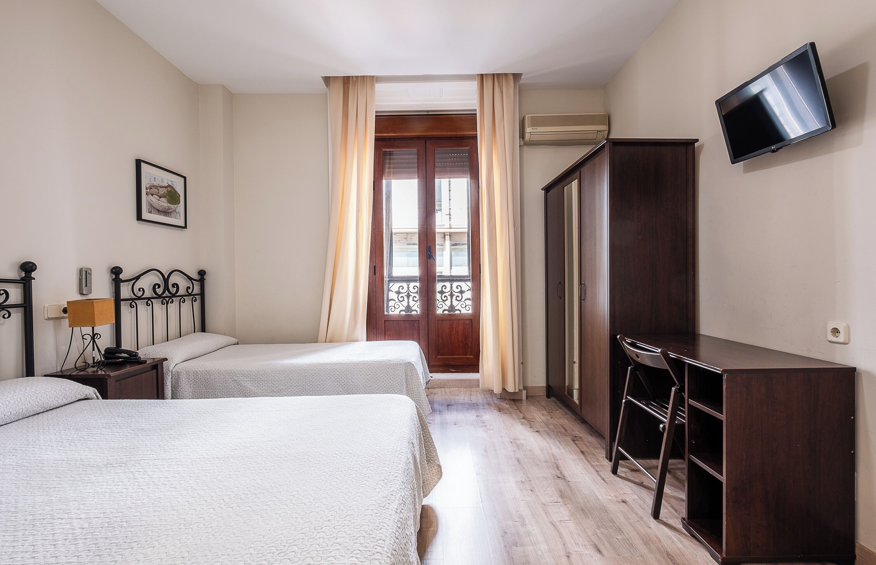 Photo - Hostal El Pilar