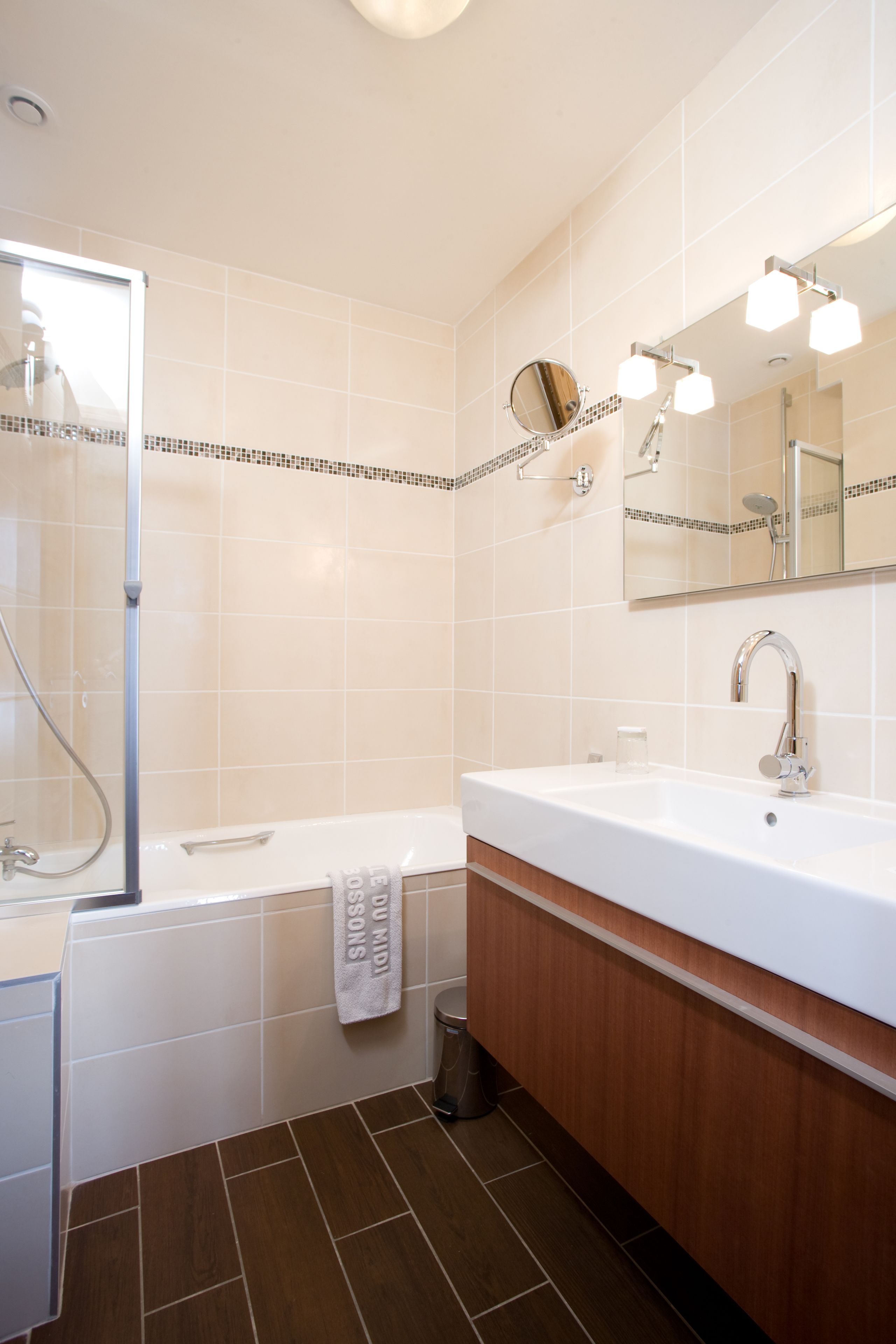 superior room | bathroom | free toiletries, hair dryer, towels, soap