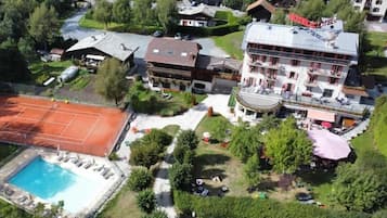 Tenniskenttä