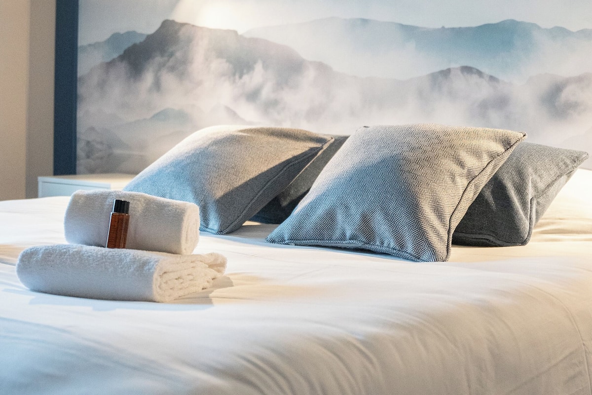 Classic Single Room | In-room safe, desk, blackout drapes, soundproofing