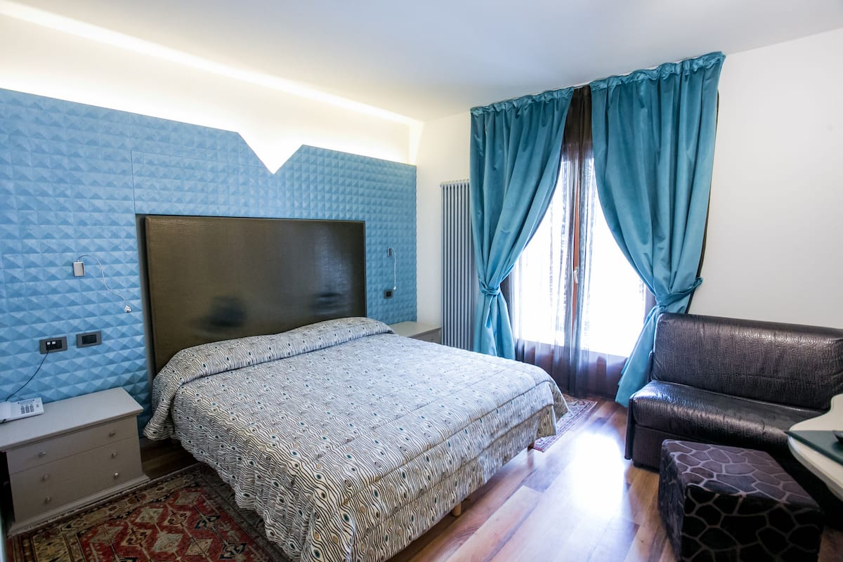 Minibar, in-room safe, desk, blackout drapes