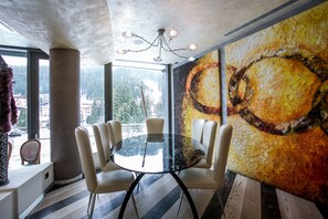 Breakfast, lunch, dinner served; garden views - Oberosler Design (Pinzolo)