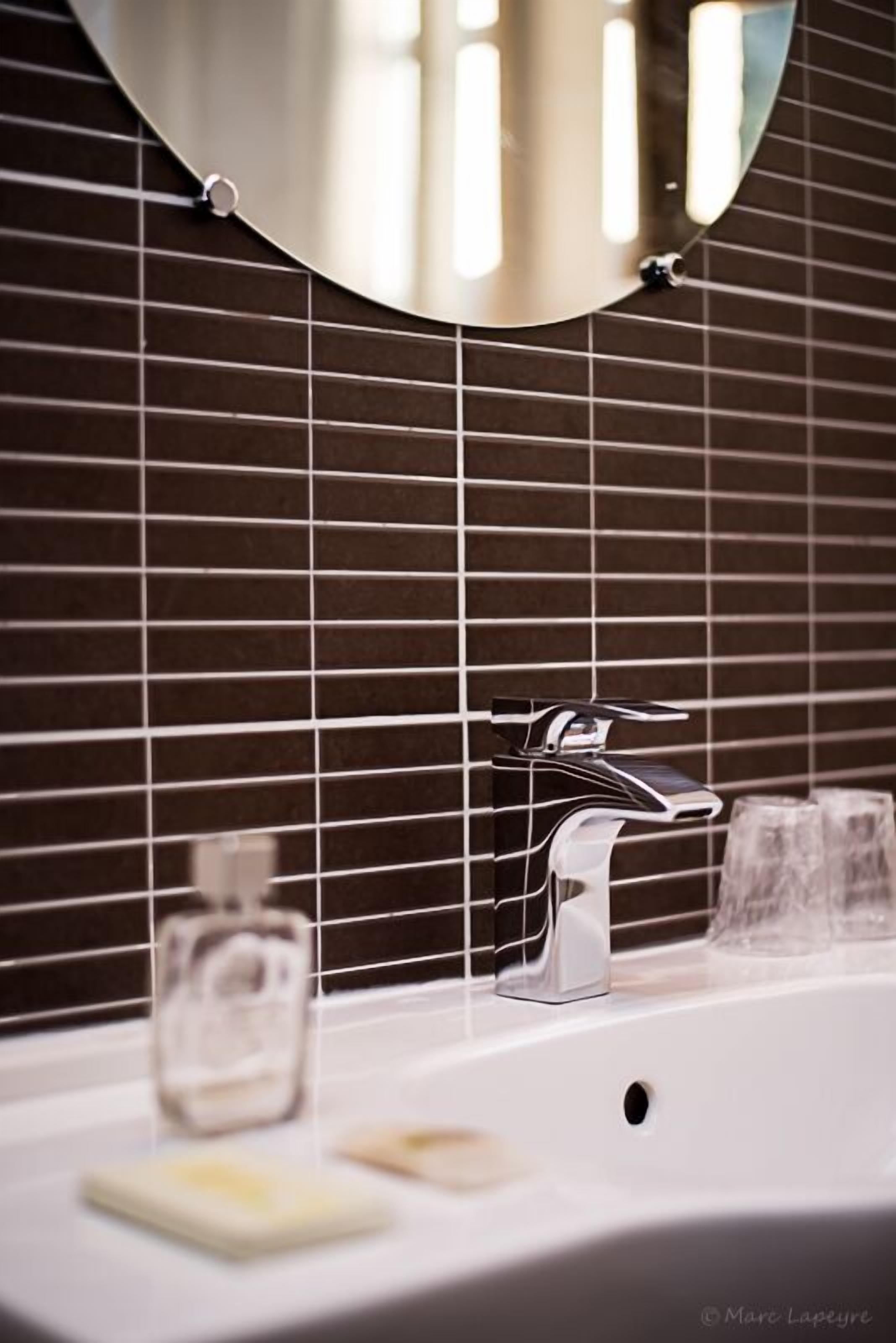 Twin kamer, 2 eenpersoonsbedden | Badkamer | Gratis toiletartikelen, een haardroger