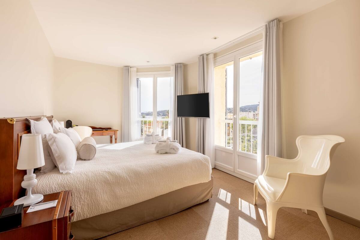 エクスクルーシブ ルーム キングベッド 1 台 禁煙 シービュー (Twin bed on request) | ミニバー、セーフティボックス (室内)、デスク、ノートパソコン用作業スペース