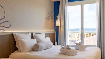 家庭客房, 多張床, 非吸煙房 (Twin bed on request) | 迷你吧、客房內保險箱、書桌、筆電工作空間