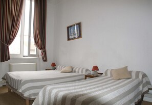 1 bedroom, individually decorated, individually furnished