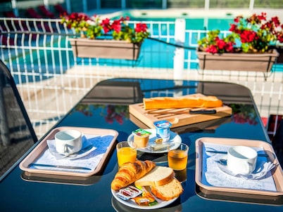 ibis budget HyĂšres Centre Ville