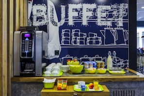 Daily buffet breakfast (EUR 9 per person)