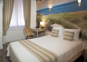 Standaard tweepersoonskamer | Een bureau, gratis wifi, beddengoed
