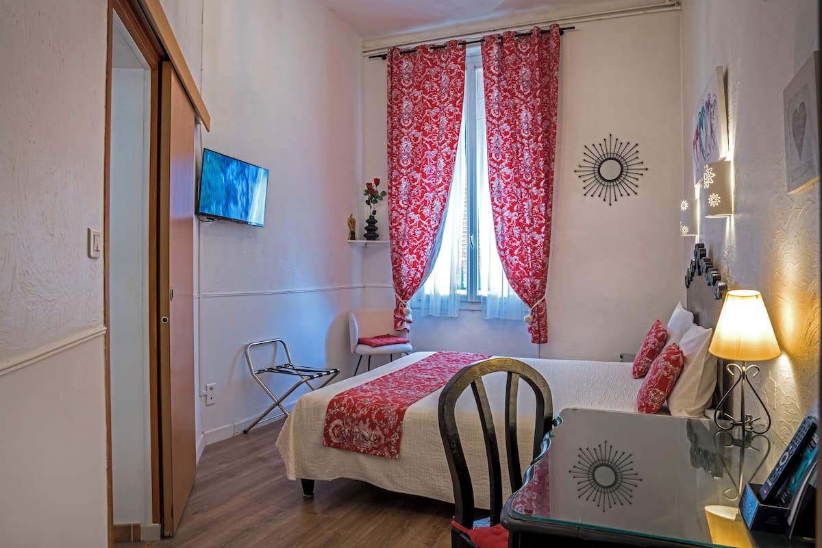 Superior Double Room | Desk, free WiFi, bed sheets