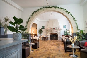 Daily buffet breakfast (EUR 9.50 per person)