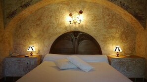 Double Room | Premium bedding, Select Comfort beds, in-room safe, soundproofing