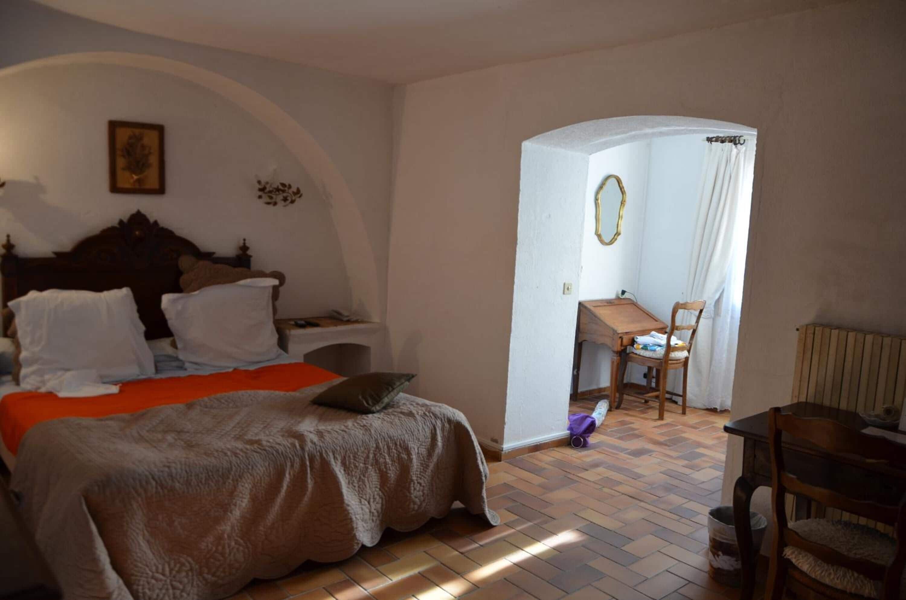 高档床上用品、Select Comfort 床、客房内保险箱、隔音