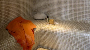 Hot tub, steam room, massages