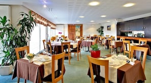 Breakfast, lunch, dinner served; French cuisine
