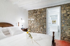 Minibar, desk, laptop workspace, free WiFi - Hotel Els Caçadors de Maçanet (Macanet de Cabrenys)