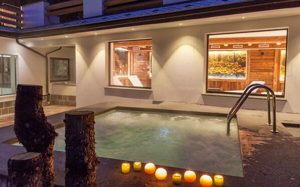 2 indoor pools, open 9:00 AM to 7:00 PM, sun loungers