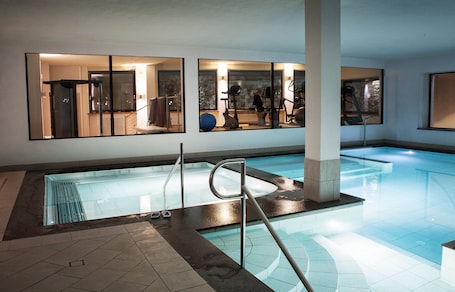 2 indoor pools, open 9:00 AM to 7:00 PM, sun loungers