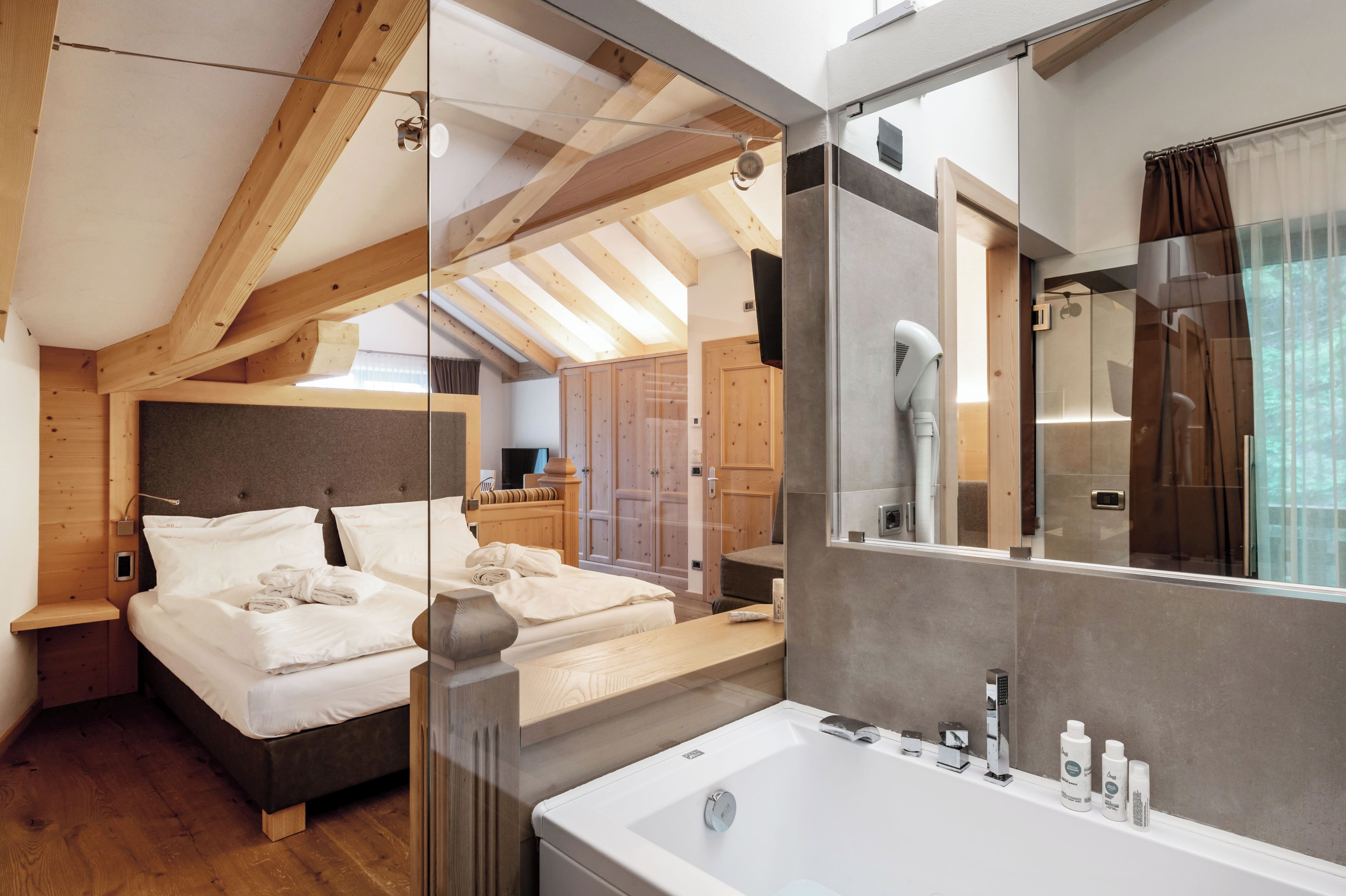 Suite (Termal) | Italienske lagner fra Frette, dundyner, Select Comfort-senge, minibar