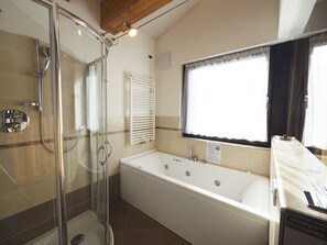 Suite (Termal) | Frette Italian sheets, Select Comfort beds, in-room safe