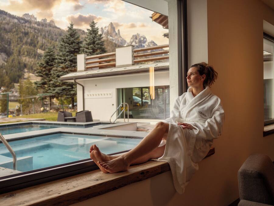 Couples treatment room(s), sauna, hot tub, steam room